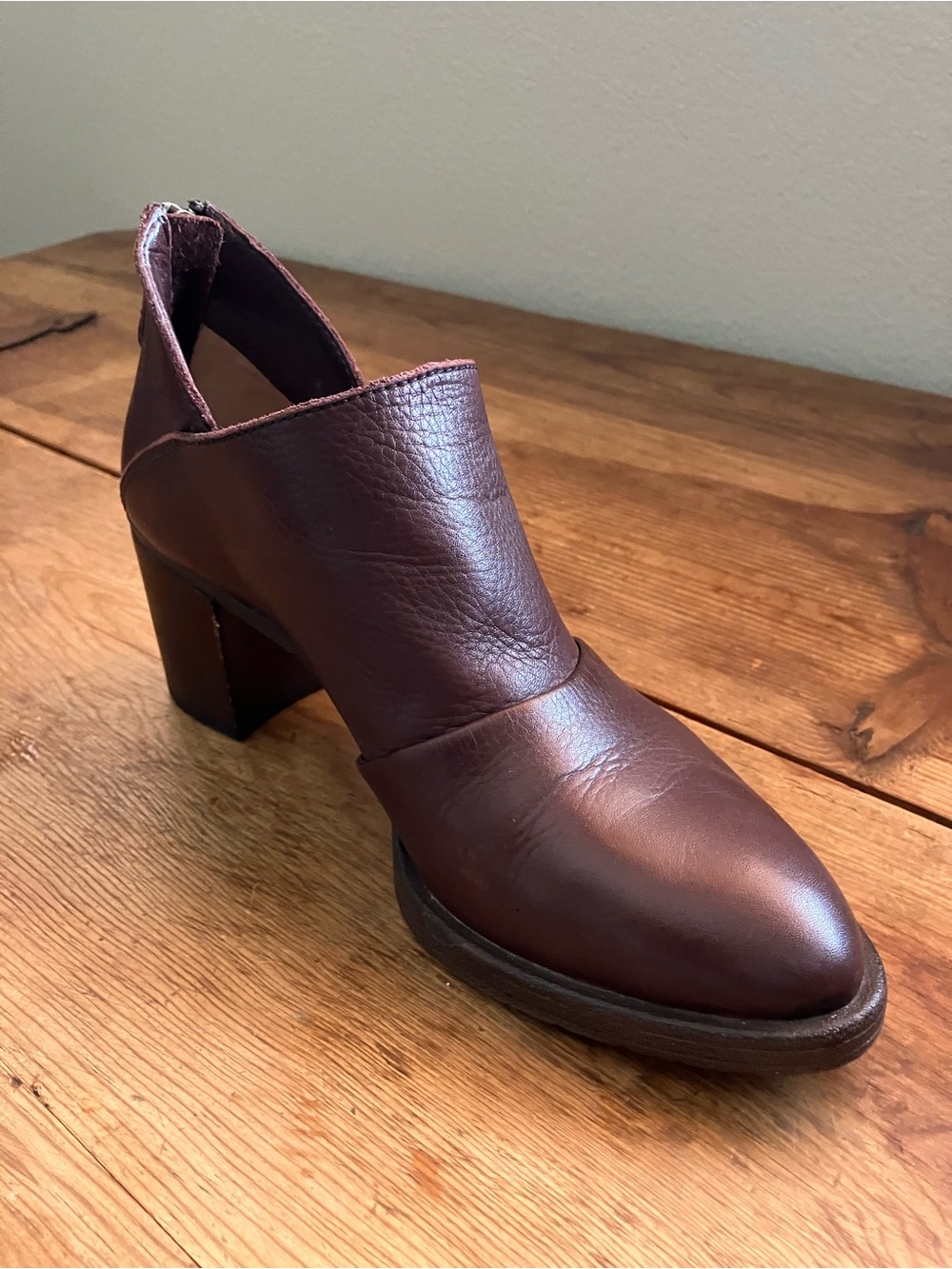 Johnston & Murphy Burgundy Leather Block Heel Ankle Bootie